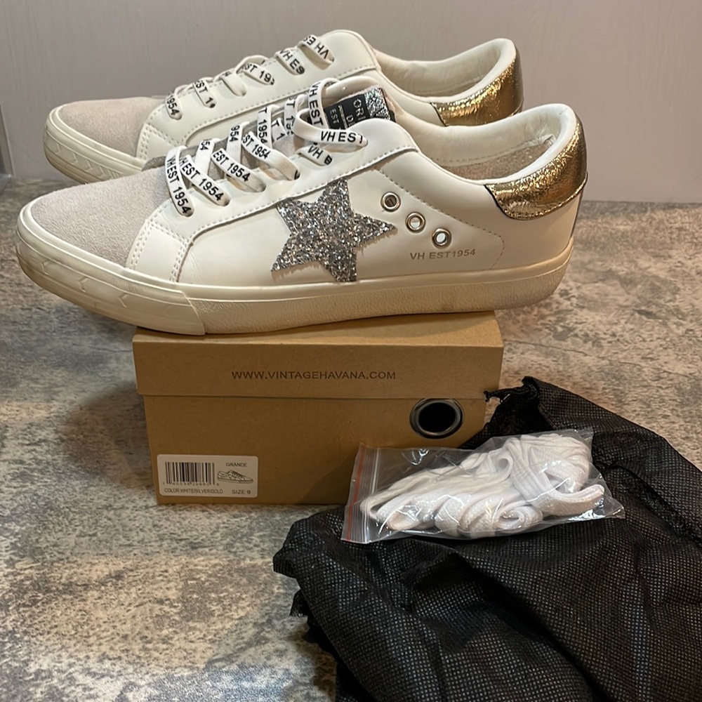 Worn once Vintage Havana grande sneaker in size 9